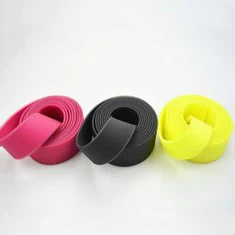 Frizzjoni baxxa b'ħafna użi Mhux Strixxi b'rita tal-PVC mhux mifquxin għaċ-ċinga ta 'l-arness